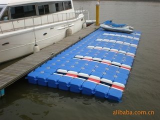 浮動碼頭